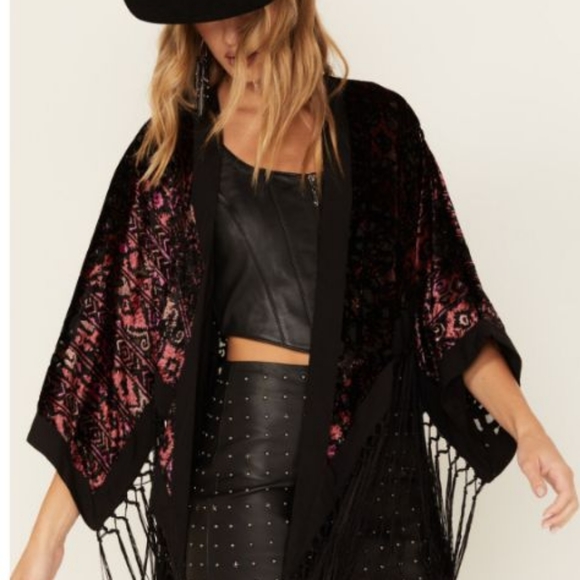 Idyllwind Kimonos & Yukatas New Velvet Kimono Fringe Rocket Hanky